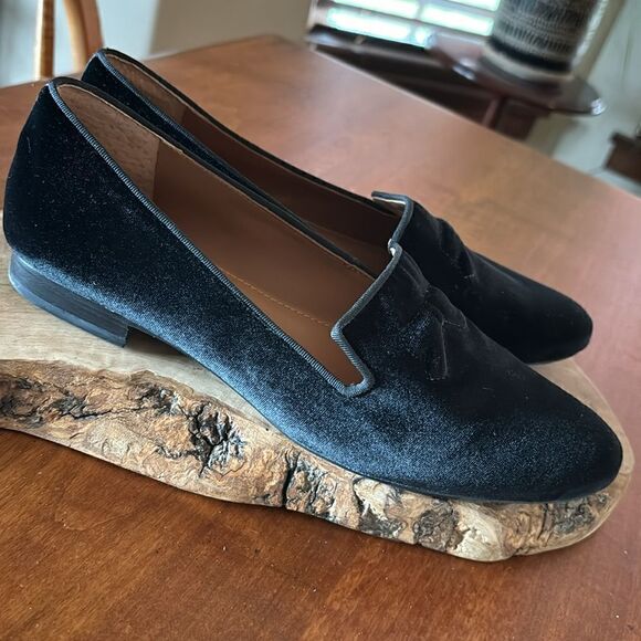 Neely & Chloe Black Velvet Flats with Stitched Bow - 8 - Picture 3 of 5
